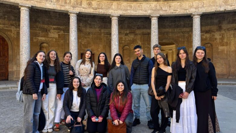 Το Πρότυπο Γενικό Λύκειο Ηρακλείου στην πόλη Γρανάδα της Ισπανίας
